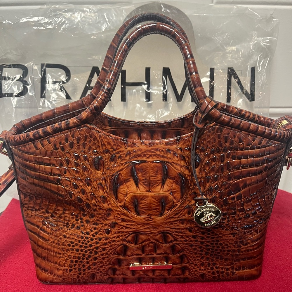 🎉1 HOUR SALE🎉NWT Brahmin small Elaine Pecan Melbourne Leather